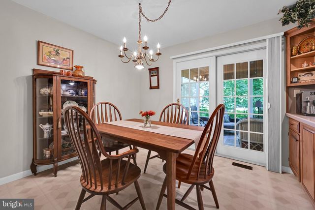 14 CONESTOGA WOODS RD, Lancaster, PA 17602