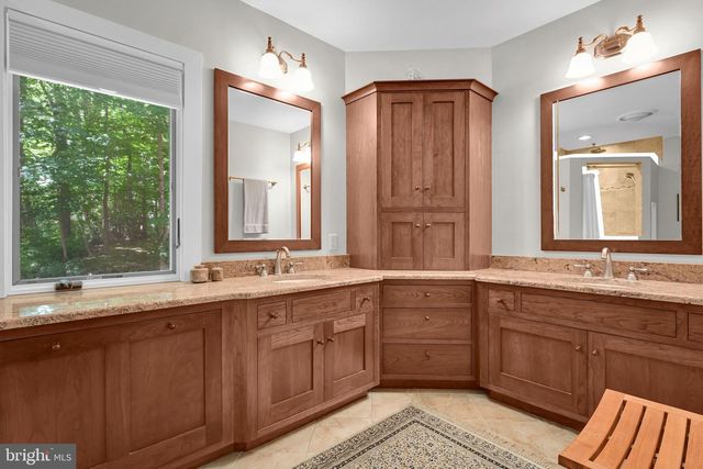 14 CONESTOGA WOODS RD, Lancaster, PA 17602