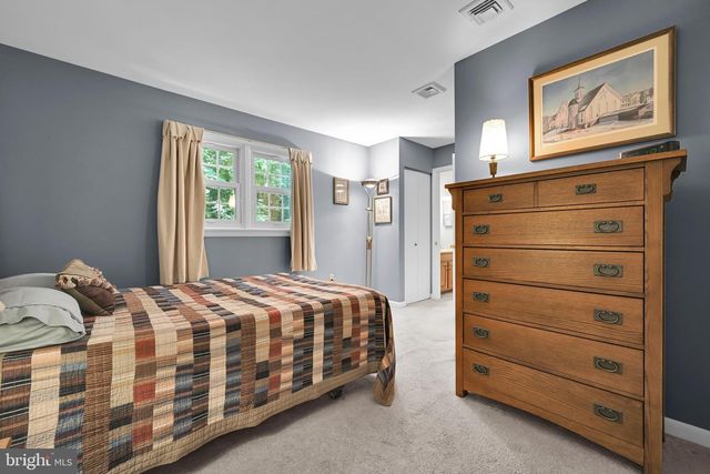 14 CONESTOGA WOODS RD, Lancaster, PA 17602