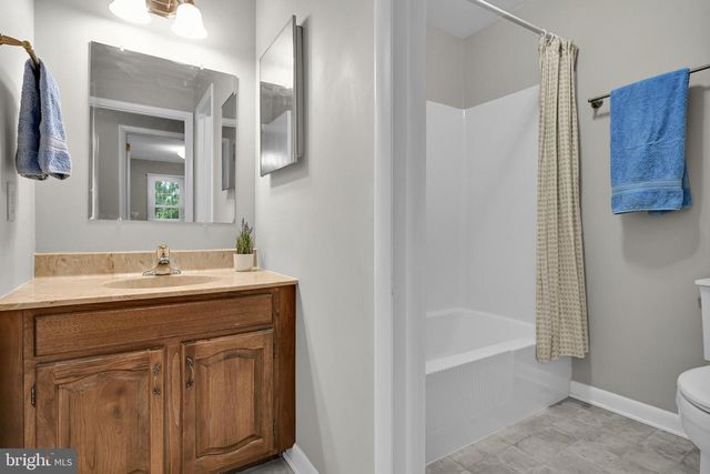 14 CONESTOGA WOODS RD, Lancaster, PA 17602