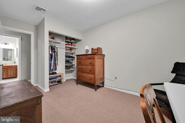14 CONESTOGA WOODS RD, Lancaster, PA 17602
