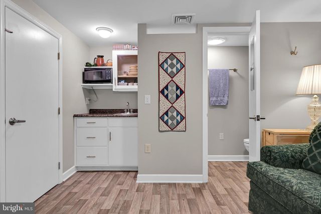 14 CONESTOGA WOODS RD, Lancaster, PA 17602