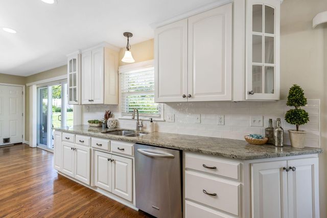 890 Lookout Point Drive, Columbus, OH 43235