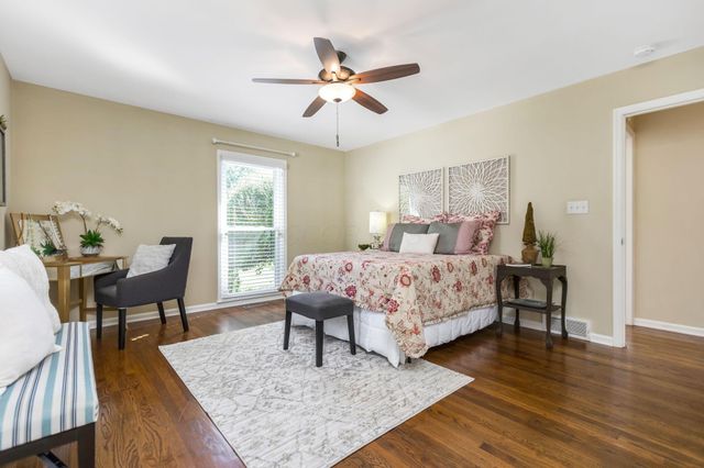 890 Lookout Point Drive, Columbus, OH 43235