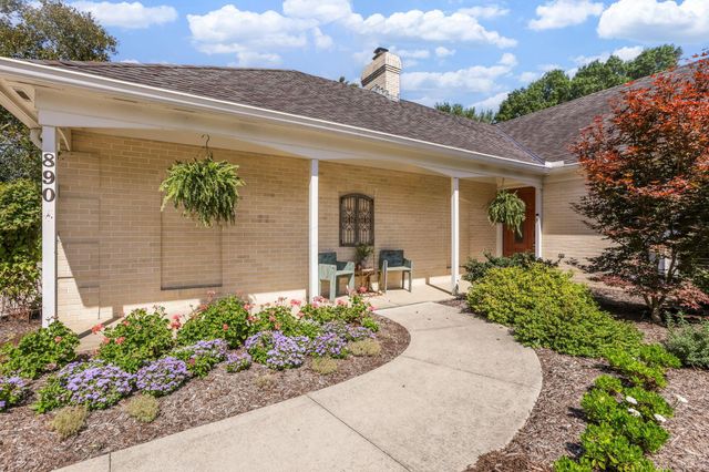 890 Lookout Point Drive, Columbus, OH 43235