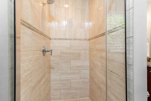 890 Lookout Point Drive, Columbus, OH 43235