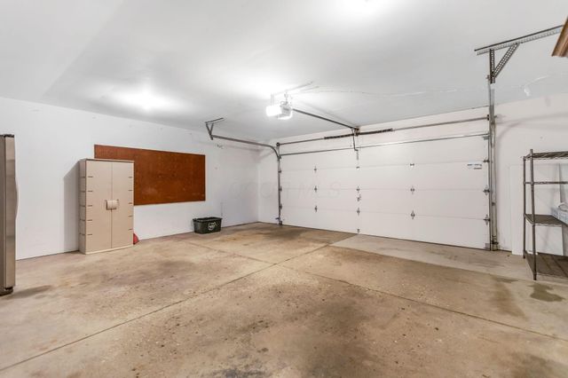 890 Lookout Point Drive, Columbus, OH 43235