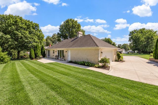 890 Lookout Point Drive, Columbus, OH 43235