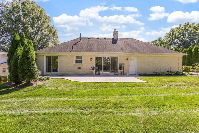 890 Lookout Point Drive, Columbus, OH 43235