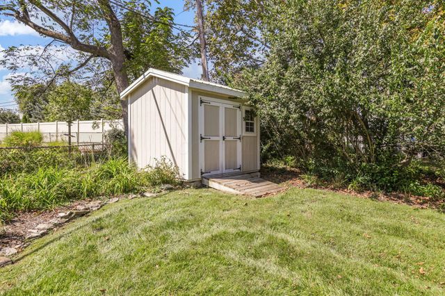 890 Lookout Point Drive, Columbus, OH 43235