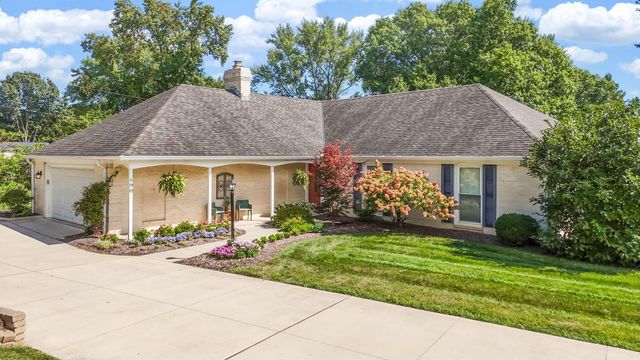 890 Lookout Point Drive, Columbus, OH 43235