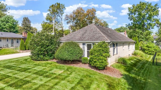 890 Lookout Point Drive, Columbus, OH 43235