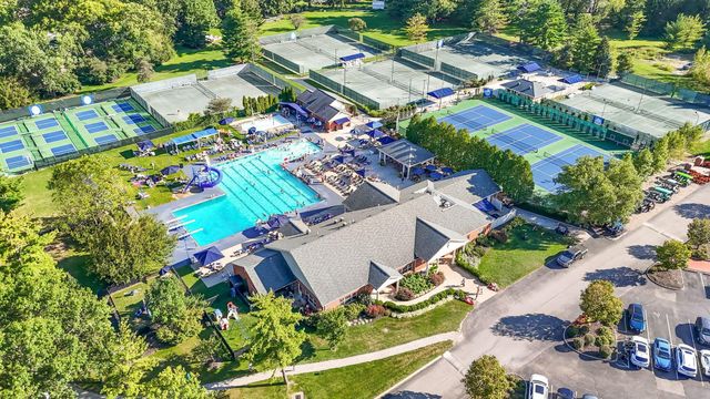890 Lookout Point Drive, Columbus, OH 43235