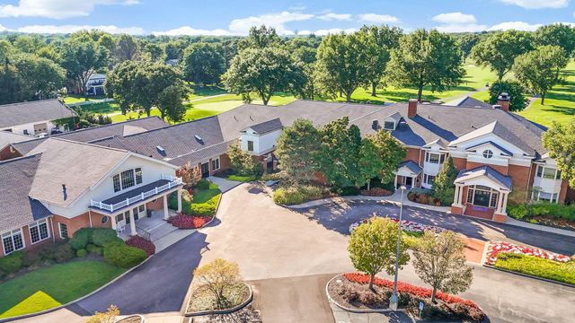 890 Lookout Point Drive, Columbus, OH 43235
