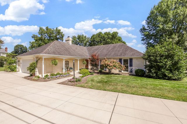 890 Lookout Point Drive, Columbus, OH 43235