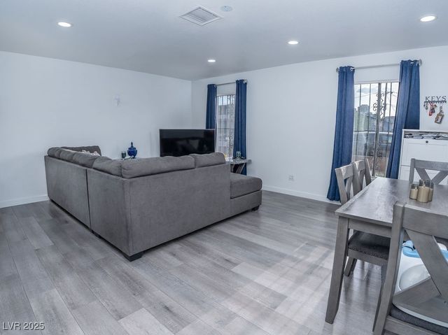 3934 Palos Verdes Street, Las Vegas, NV 89119