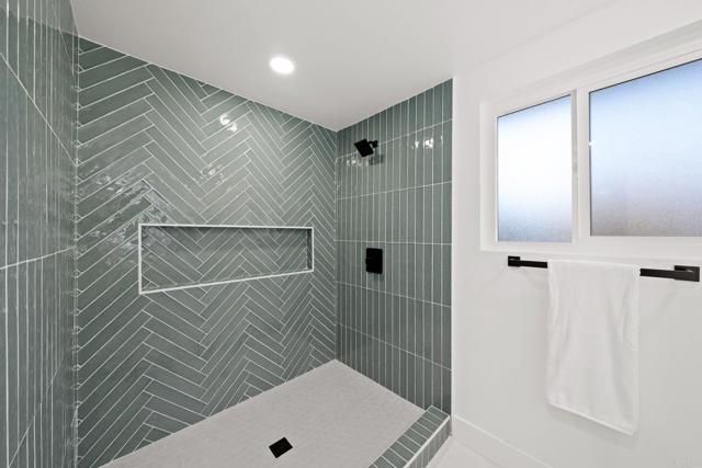 5889 Cozzens Ave, San Diego, CA 92122