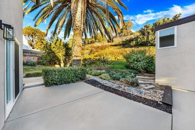 5889 Cozzens Ave, San Diego, CA 92122