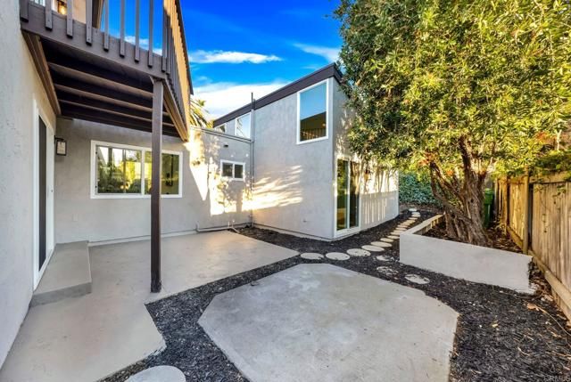 5889 Cozzens Ave, San Diego, CA 92122