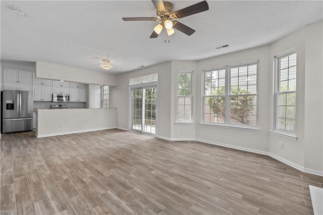 1616 Woodstock CT, Chesapeake, VA 23320