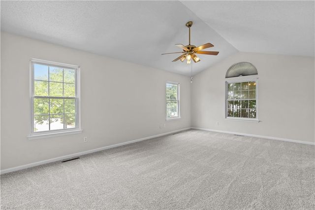 1616 Woodstock CT, Chesapeake, VA 23320