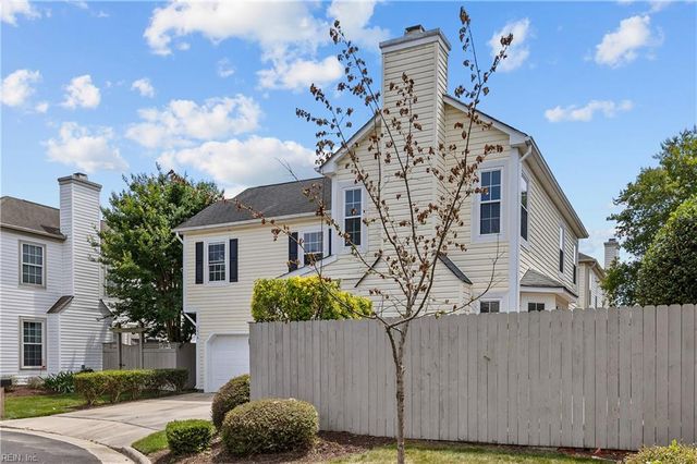 1616 Woodstock CT, Chesapeake, VA 23320
