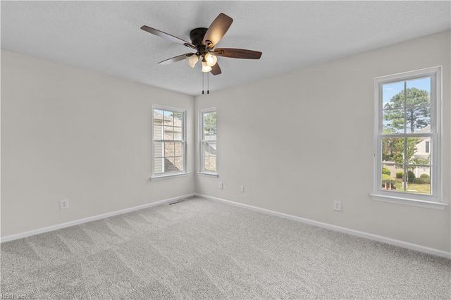 1616 Woodstock CT, Chesapeake, VA 23320