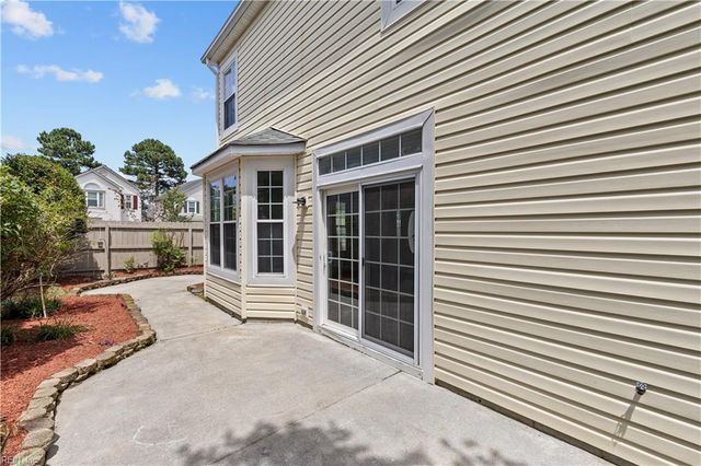 1616 Woodstock CT, Chesapeake, VA 23320
