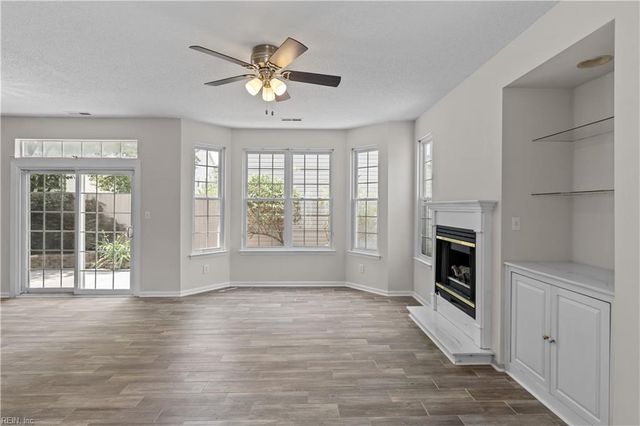 1616 Woodstock CT, Chesapeake, VA 23320