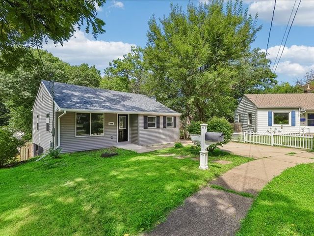 1806 28th Street, Des Moines, IA 50310