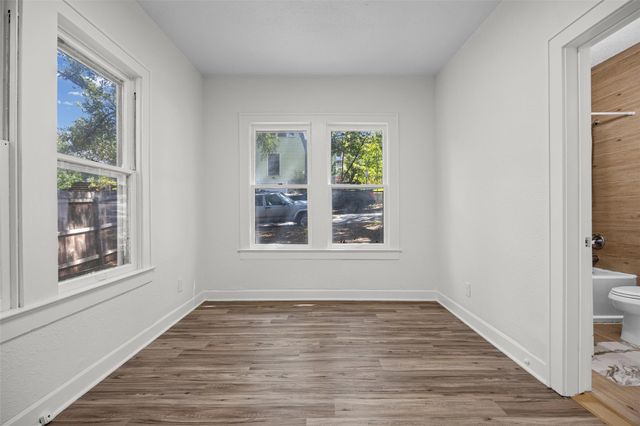 906 W 31st ST, Austin, TX 78705