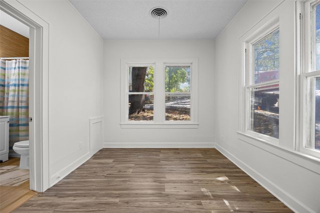 906 W 31st ST, Austin, TX 78705