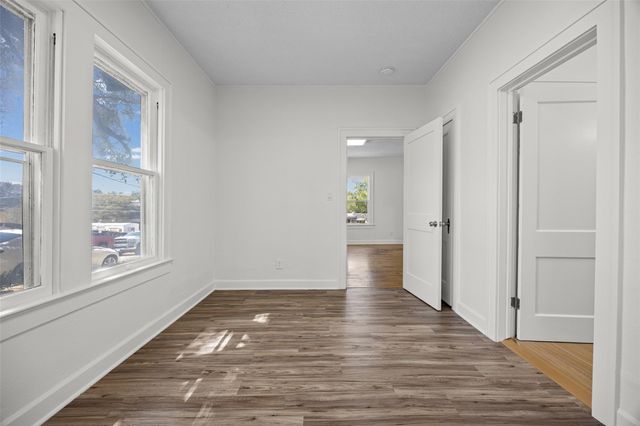 906 W 31st ST, Austin, TX 78705