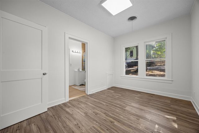 906 W 31st ST, Austin, TX 78705