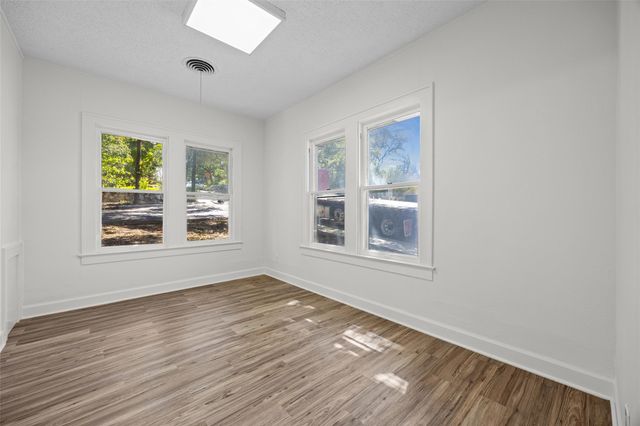 906 W 31st ST, Austin, TX 78705