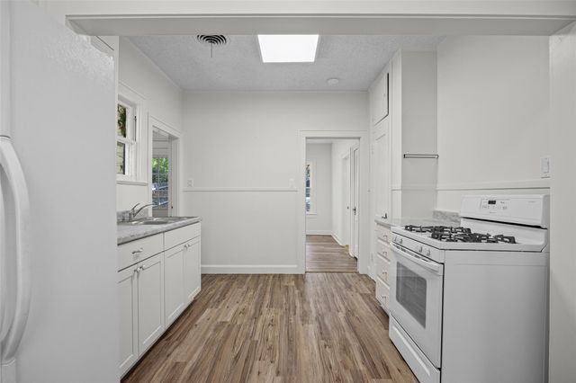 906 W 31st ST, Austin, TX 78705