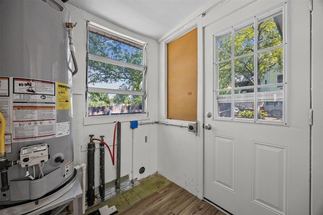 906 W 31st ST, Austin, TX 78705