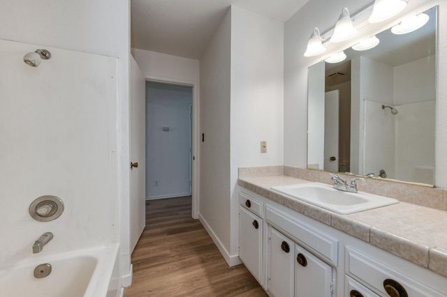 4670 W Ashlan Avenue, Fresno, CA 93722