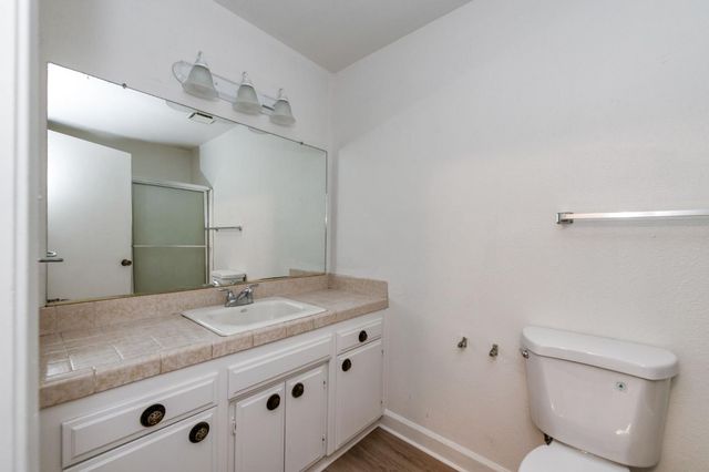 4670 W Ashlan Avenue, Fresno, CA 93722