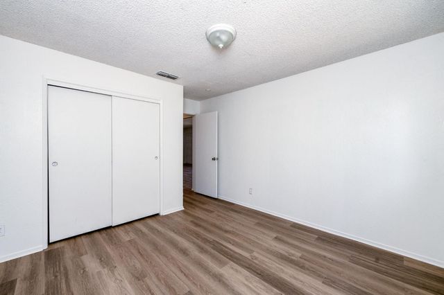 4670 W Ashlan Avenue, Fresno, CA 93722