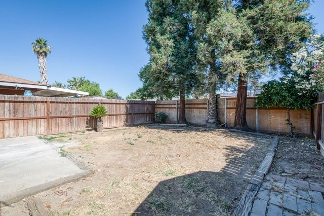 4670 W Ashlan Avenue, Fresno, CA 93722