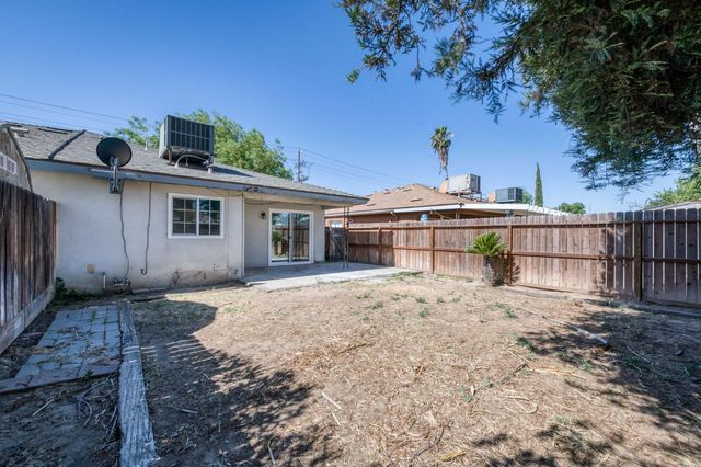 4670 W Ashlan Avenue, Fresno, CA 93722