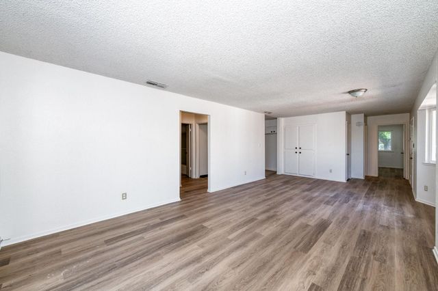 4670 W Ashlan Avenue, Fresno, CA 93722