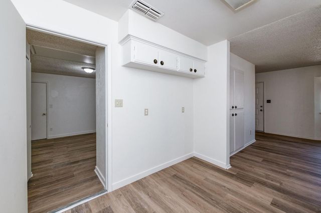 4670 W Ashlan Avenue, Fresno, CA 93722