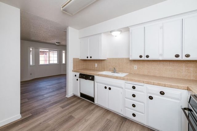 4670 W Ashlan Avenue, Fresno, CA 93722