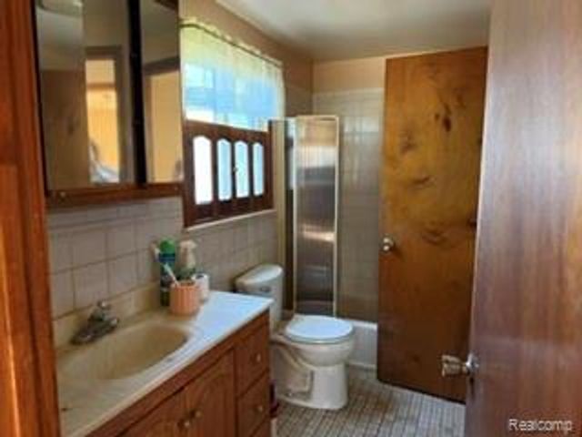 24001 Inkster Road, Brownstown Charter Township, MI 48164