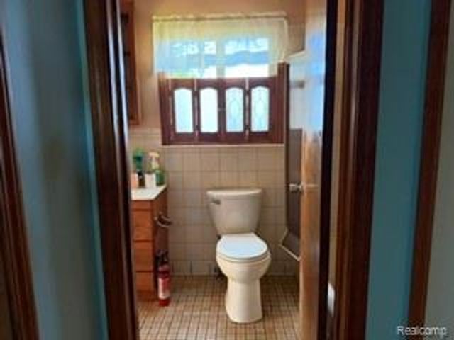 24001 Inkster Road, Brownstown Charter Township, MI 48164
