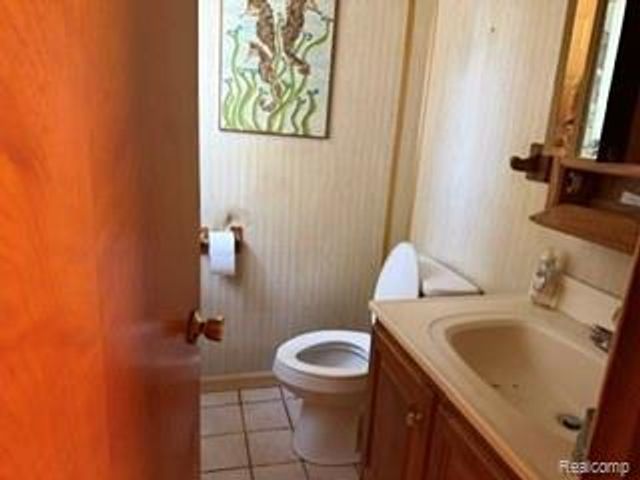 24001 Inkster Road, Brownstown Charter Township, MI 48164