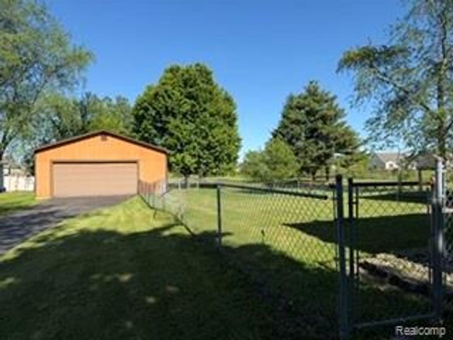 24001 Inkster Road, Brownstown Charter Township, MI 48164