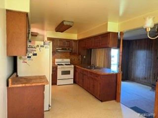 24001 Inkster Road, Brownstown Charter Township, MI 48164